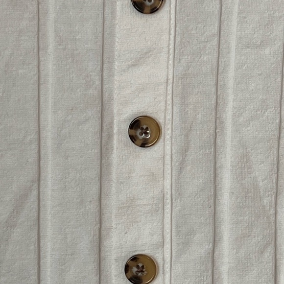 NWT Pink Rose - Ivory Crop top with buttons, Size Large - Picture 3 of 8